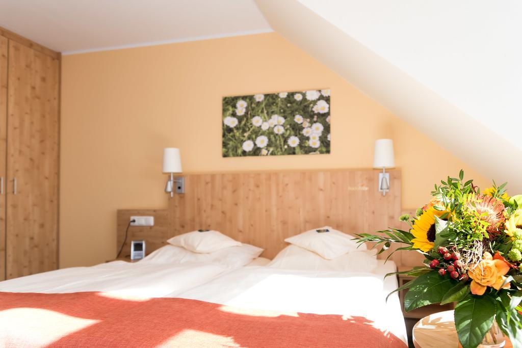 Hotel Und Landgasthof Zum Bockshahn Spessart  Eksteriør billede